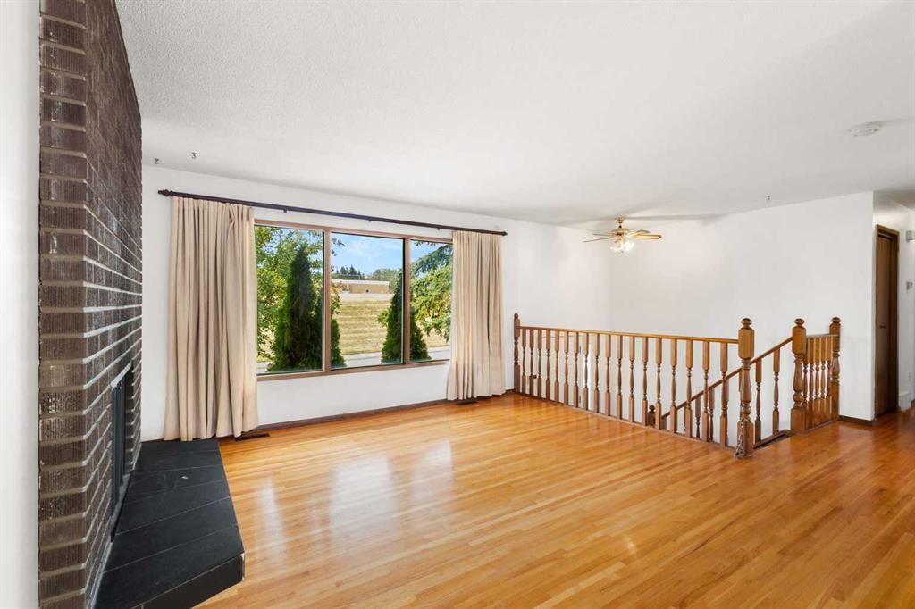 6008 Dalgetty Drive Nw, Calgary, AB - Indoor