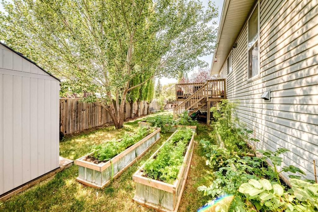 29 Sierra Road, Olds, AB - Outdoor With Exterior