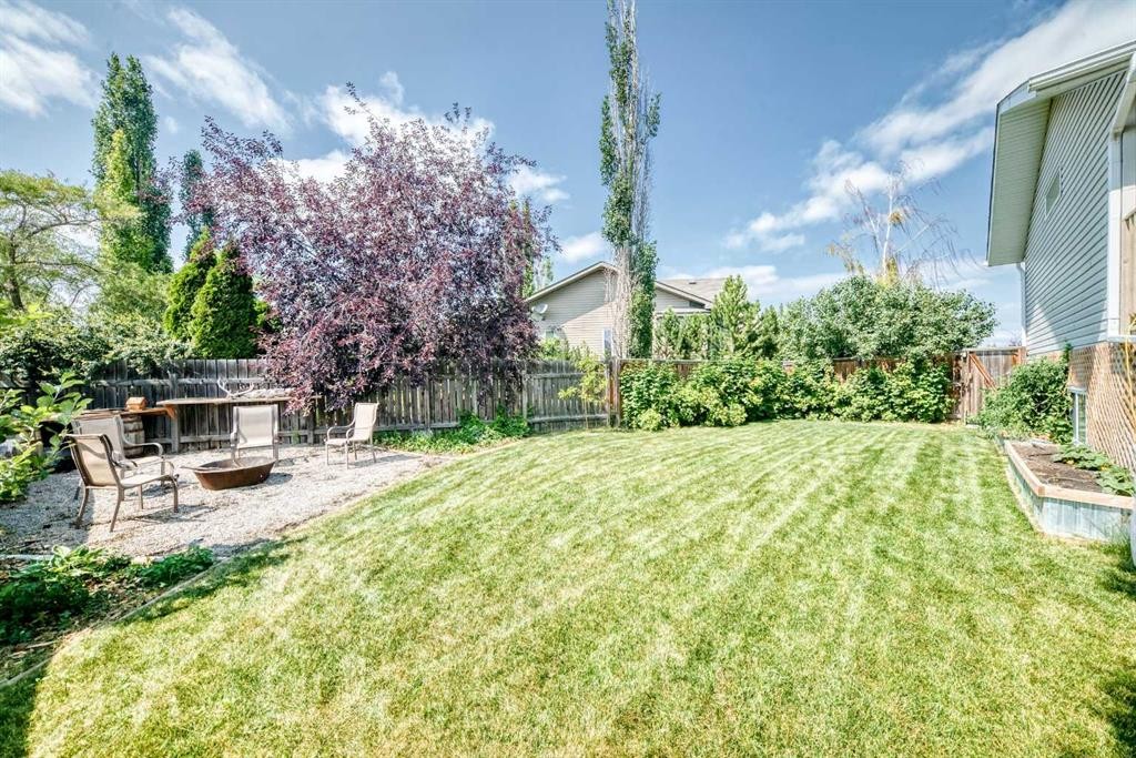 29 Sierra Road, Olds, AB - Outdoor