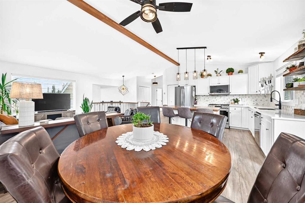29 Sierra Road, Olds, AB - Indoor Photo Showing Dining Room