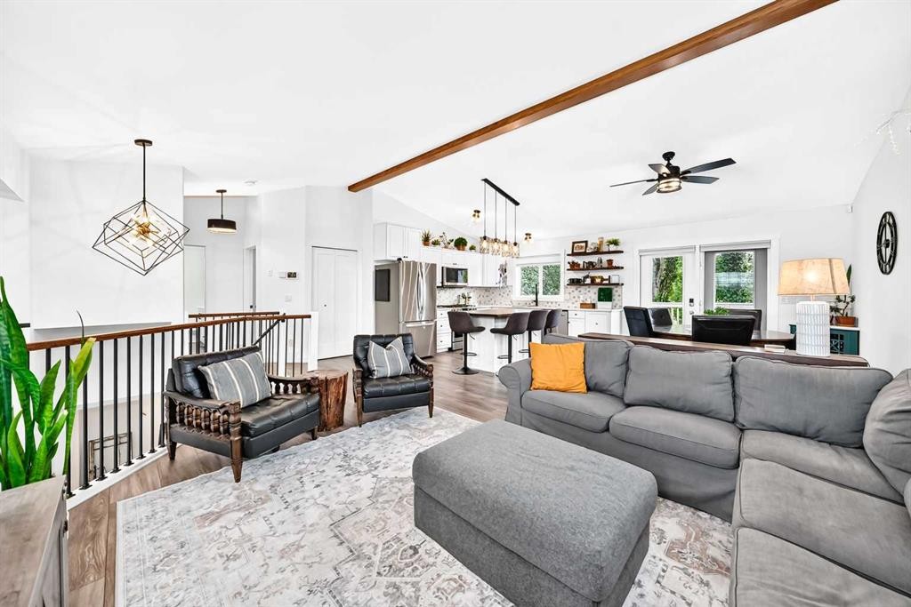 29 Sierra Road, Olds, AB - Indoor Photo Showing Living Room
