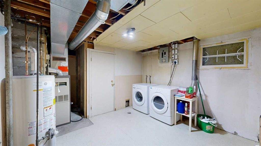 708 55 Avenue Sw, Calgary, AB - Indoor Photo Showing Laundry Room