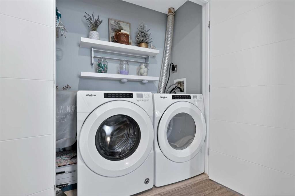 302-2231 Mahogany Boulevard Se, Calgary, AB - Indoor Photo Showing Laundry Room