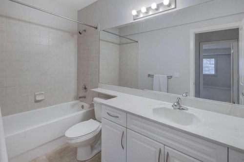 103 Bridle Estates Mews Sw, Calgary, AB - Indoor Photo Showing Bathroom
