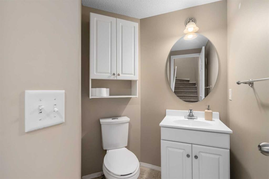 205 Mckenzie Towne Gate Se, Calgary, AB - Indoor Photo Showing Bathroom