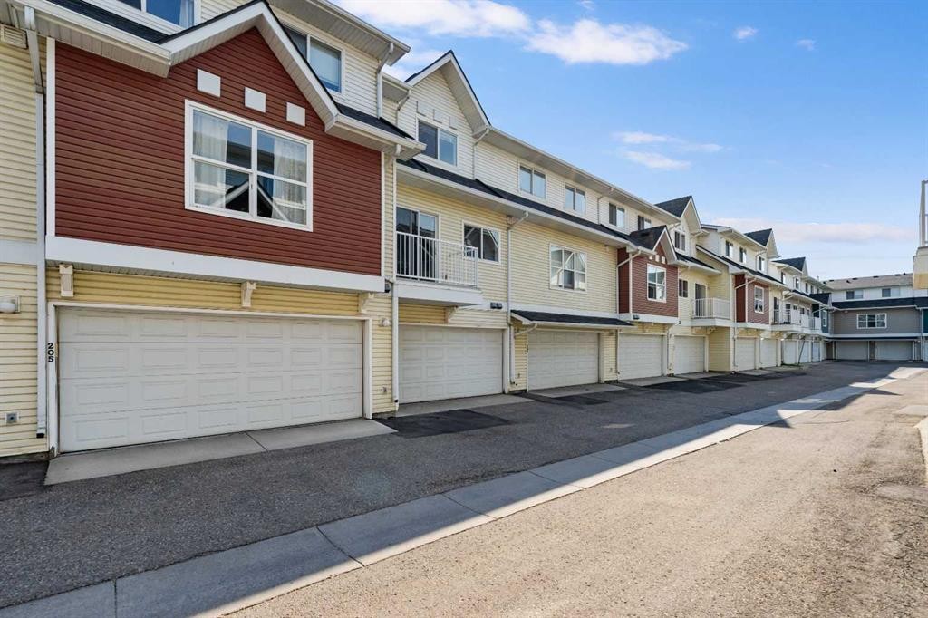 205 Mckenzie Towne Gate Se, Calgary, AB - Outdoor
