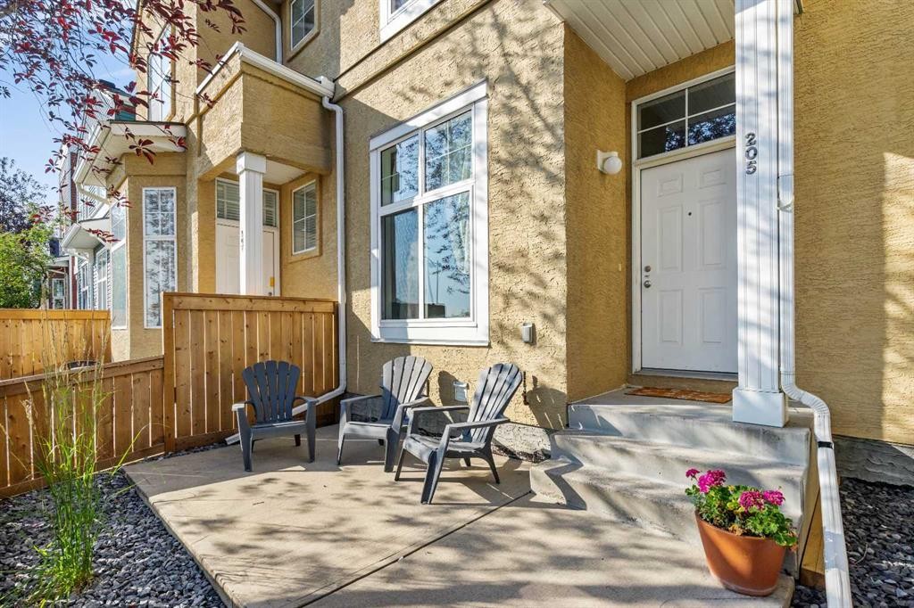 205 Mckenzie Towne Gate Se, Calgary, AB - Outdoor