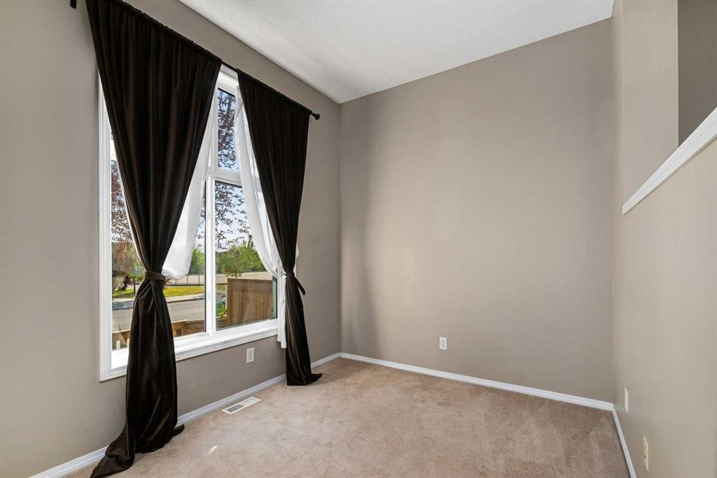 205 Mckenzie Towne Gate Se, Calgary, AB - Indoor Photo Showing Other Room