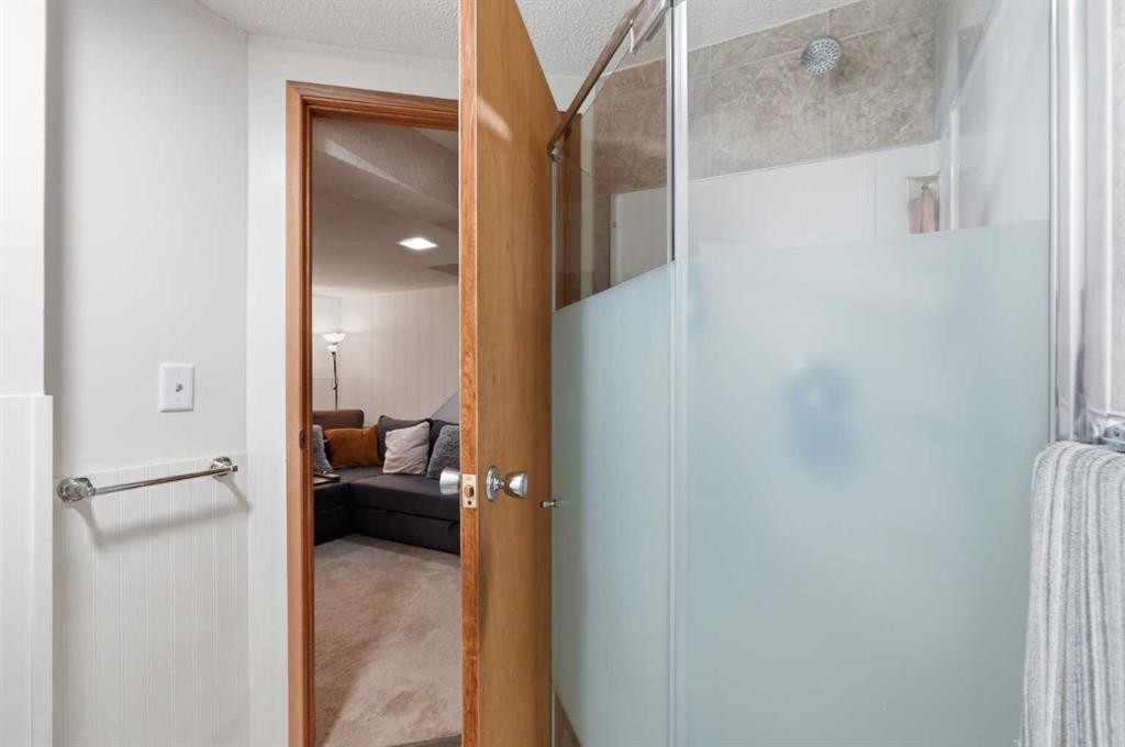 6503 Ranchview Drive Nw, Calgary, AB - Indoor Photo Showing Other Room