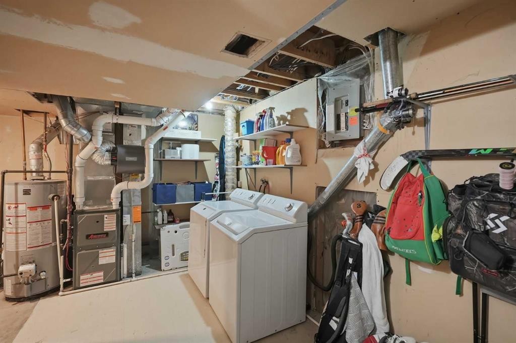 6503 Ranchview Drive Nw, Calgary, AB - Indoor Photo Showing Laundry Room