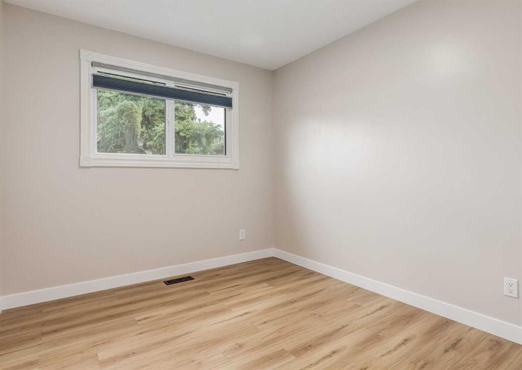 7956 71 Avenue Nw, Calgary, AB - Indoor Photo Showing Other Room