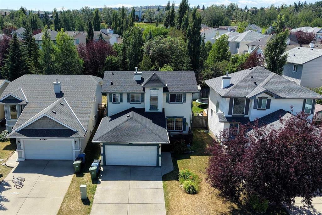 10433 Hidden Valley Drive Nw, Calgary, AB - Outdoor With Facade