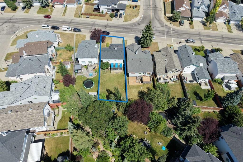 10433 Hidden Valley Drive Nw, Calgary, AB - With View