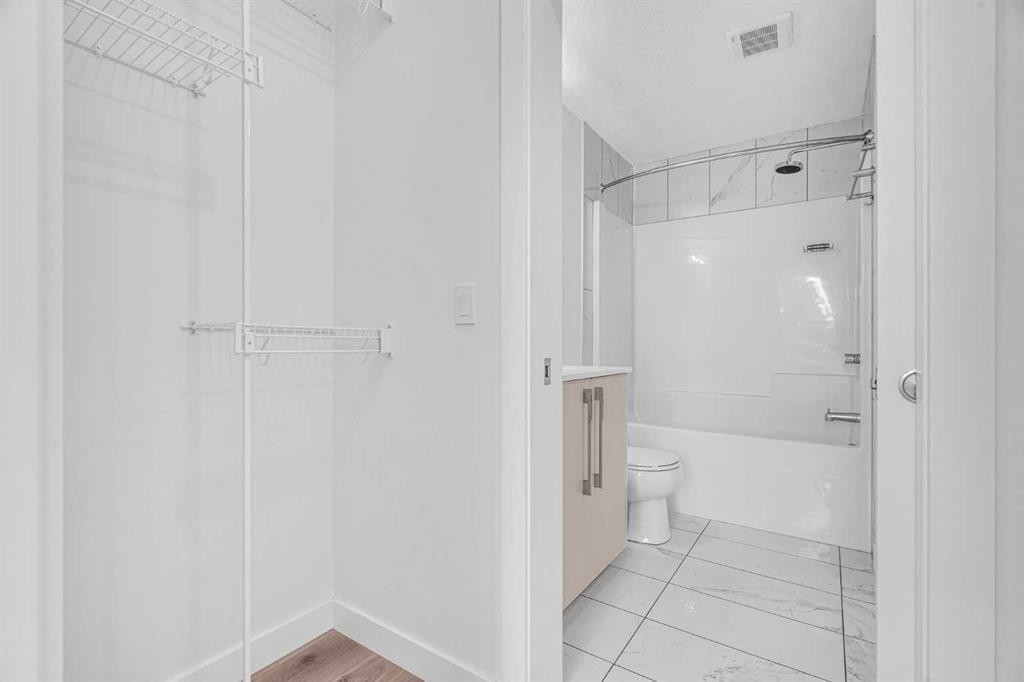 1119-76 Cornerstone Passage Ne, Calgary, AB - Indoor Photo Showing Bathroom