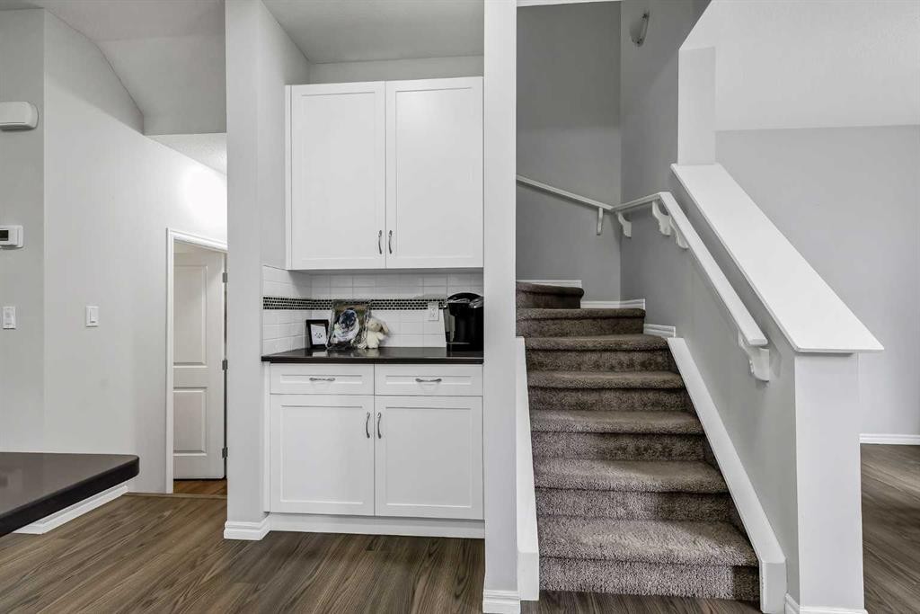 540 Evanston Link Nw, Calgary, AB - Indoor Photo Showing Other Room
