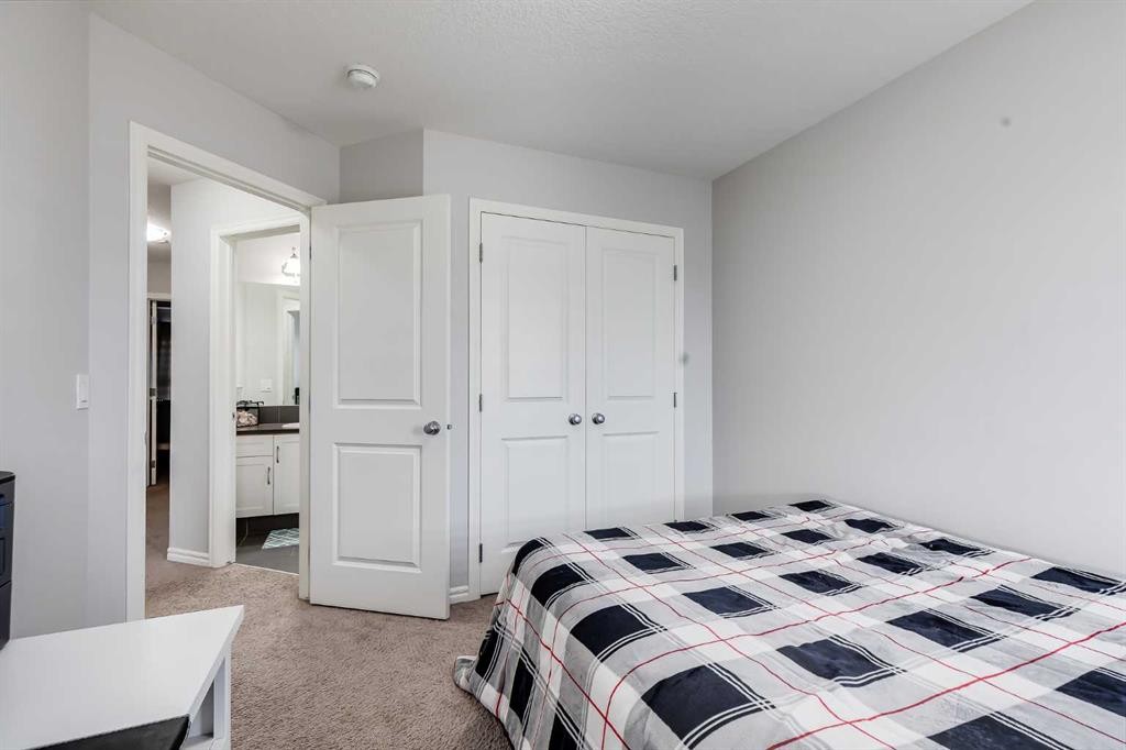 540 Evanston Link Nw, Calgary, AB - Indoor Photo Showing Bedroom