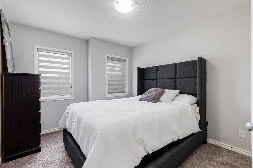 540 Evanston Link Nw, Calgary, AB - Indoor Photo Showing Bedroom