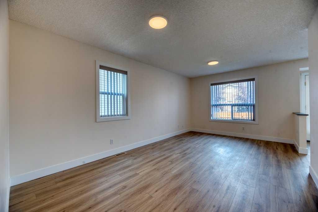 20 Taracove Crescent Ne, Calgary, AB - Indoor Photo Showing Other Room