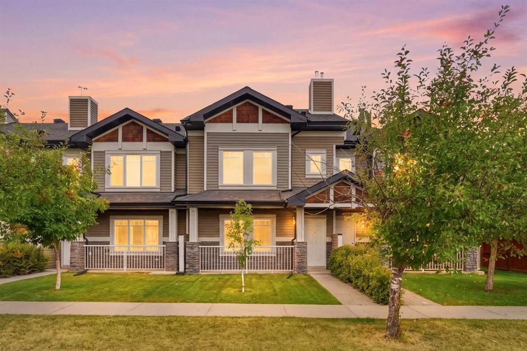 149 Prestwick Villas Se, Calgary, AB - Outdoor With Facade
