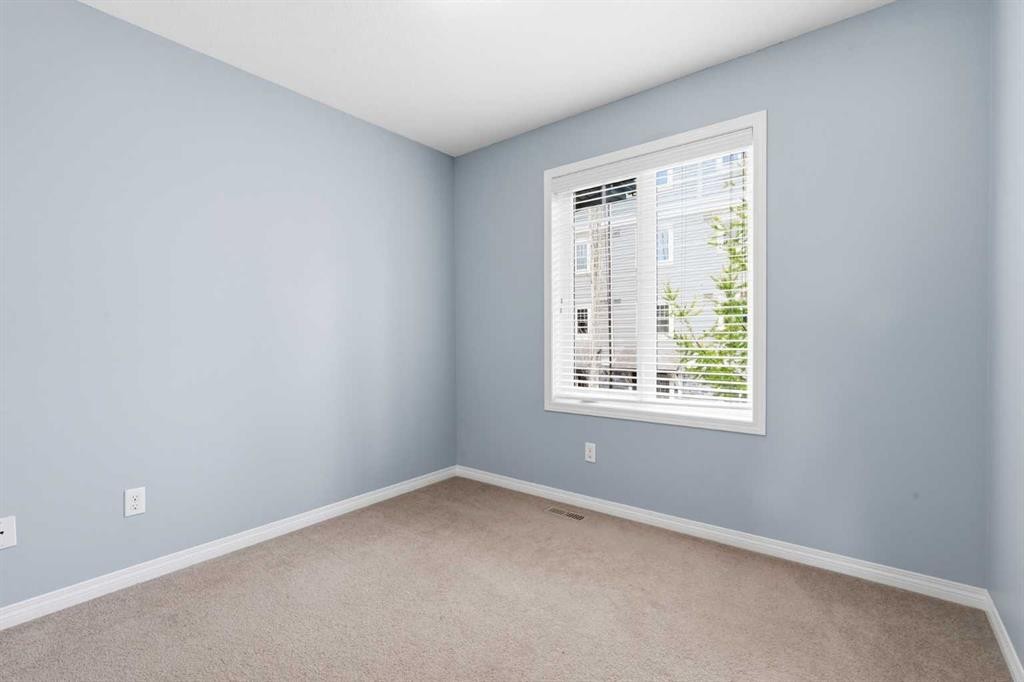 149 Prestwick Villas Se, Calgary, AB - Indoor Photo Showing Other Room