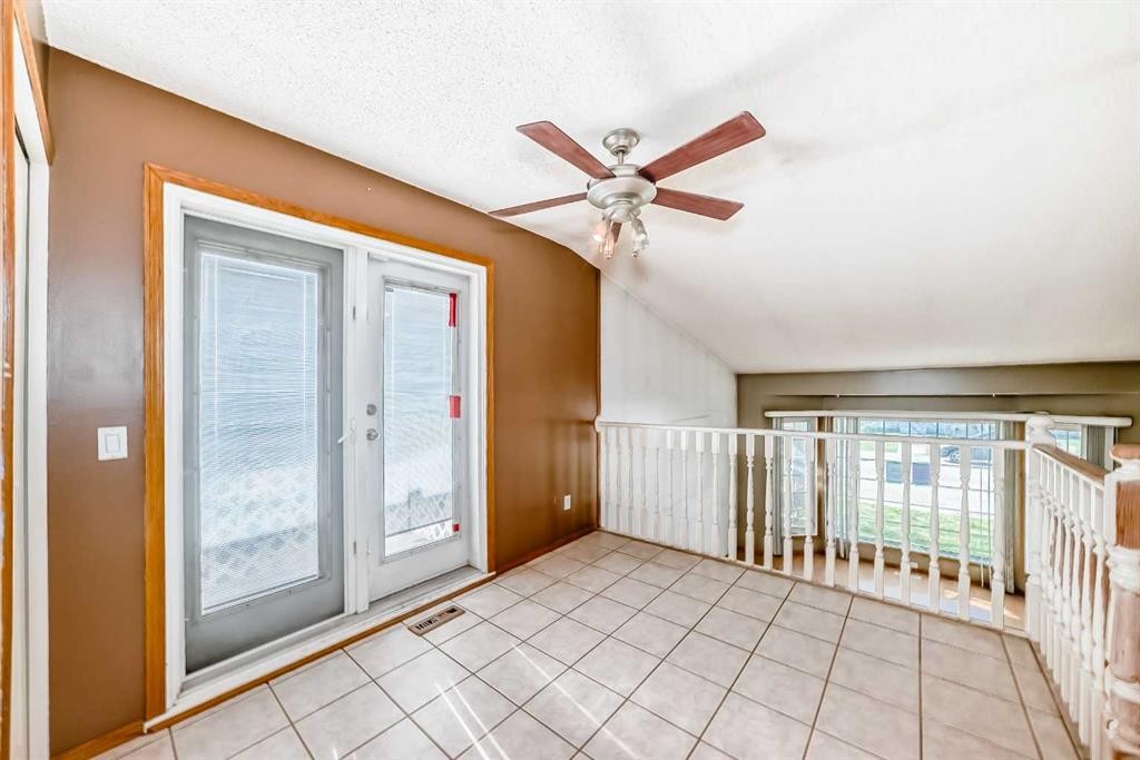 243 Erin Meadow Close, Calgary, AB - Photo Showing Other Room