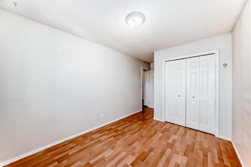 243 Erin Meadow Close, Calgary, AB - Indoor Photo Showing Other Room