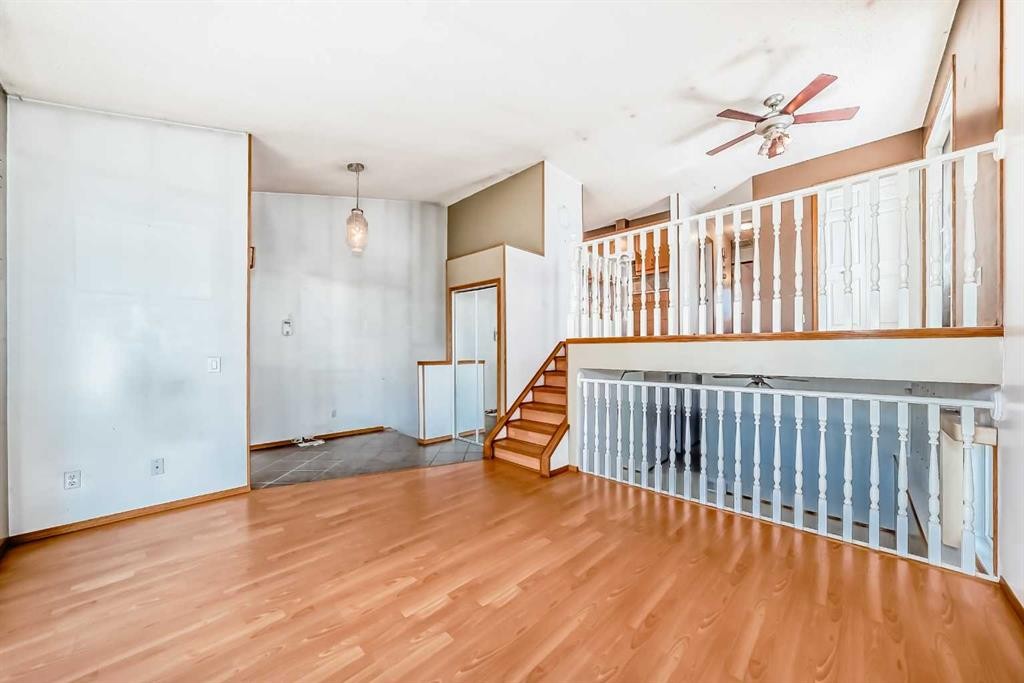 243 Erin Meadow Close, Calgary, AB - Indoor Photo Showing Other Room
