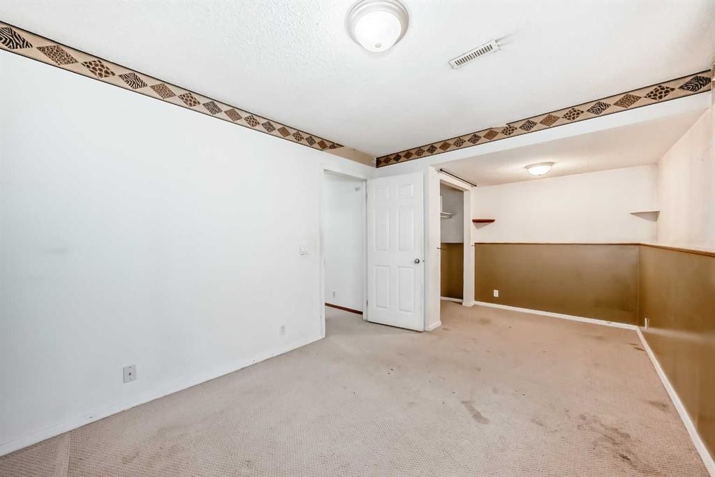 243 Erin Meadow Close, Calgary, AB - Indoor Photo Showing Other Room