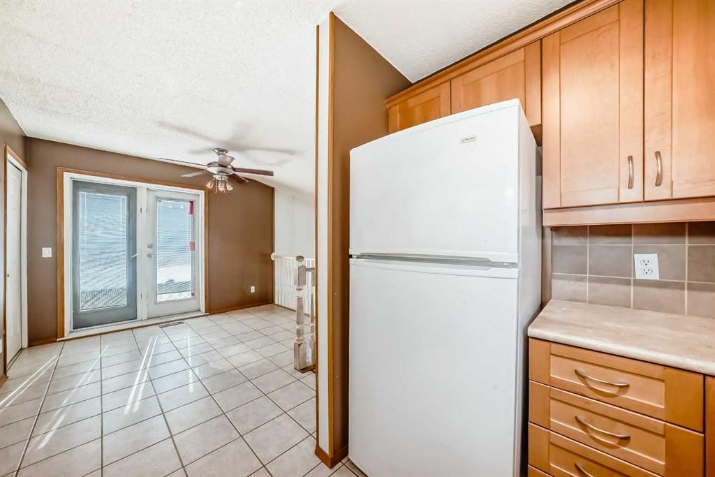 243 Erin Meadow Close, Calgary, AB - Indoor