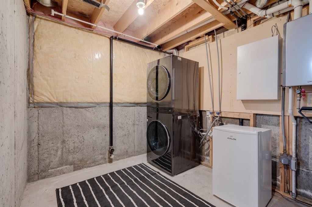 151 Rivercrest Close Se, Calgary, AB - Indoor Photo Showing Laundry Room