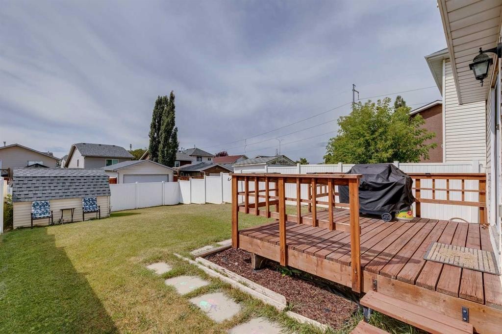 151 Rivercrest Close Se, Calgary, AB - Outdoor With Deck Patio Veranda