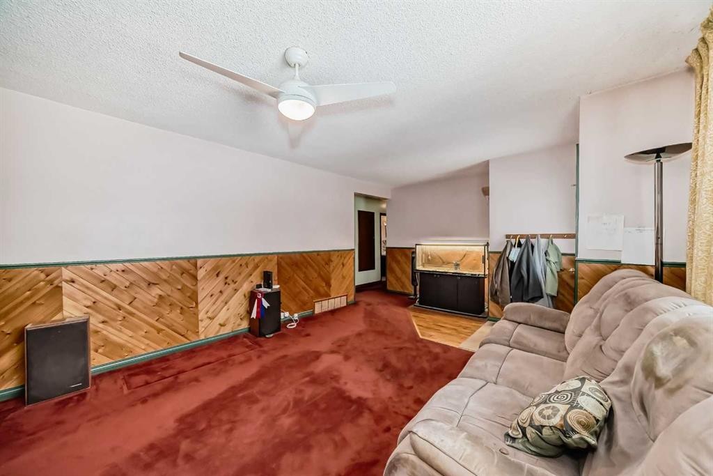 2622 42 Street Se, Calgary, AB