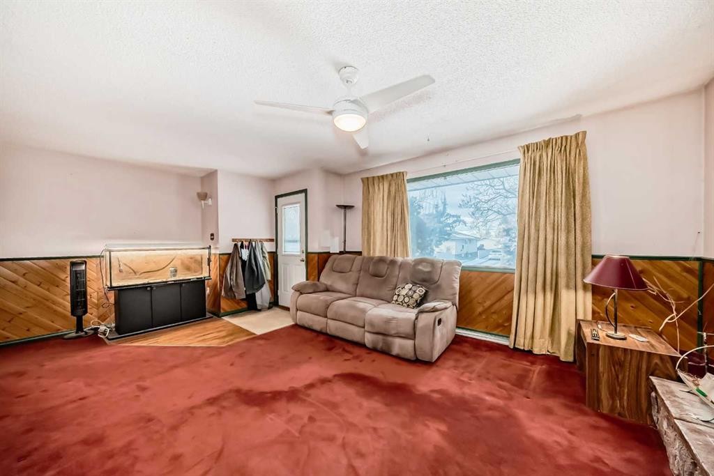 2622 42 Street Se, Calgary, AB