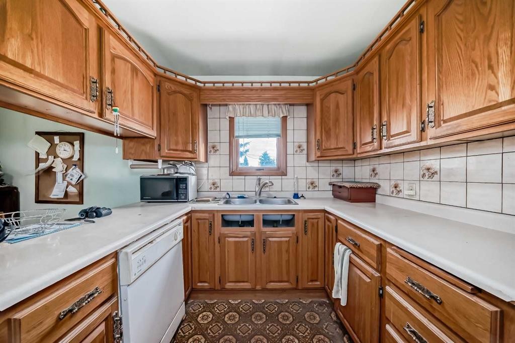 2622 42 Street Se, Calgary, AB