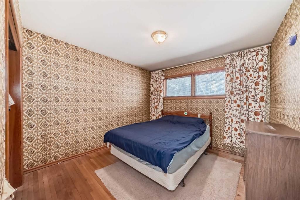 2622 42 Street Se, Calgary, AB