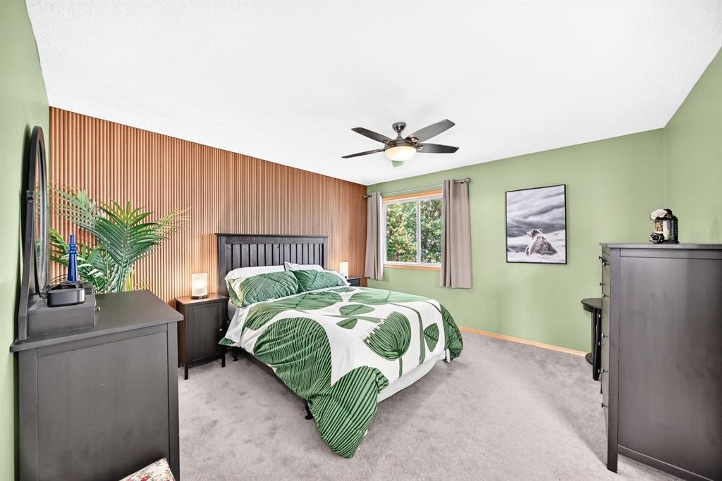 206 Panamount Grove Nw, Calgary, AB - Indoor Photo Showing Bedroom