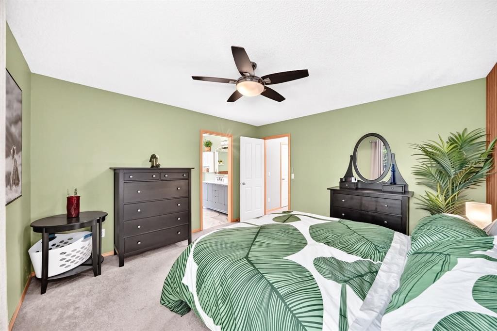206 Panamount Grove Nw, Calgary, AB - Indoor Photo Showing Bedroom