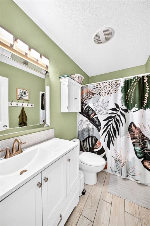 206 Panamount Grove Nw, Calgary, AB - Indoor Photo Showing Bathroom