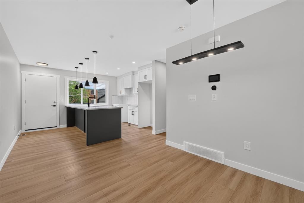 2022 12 Avenue Sw, Calgary, AB
