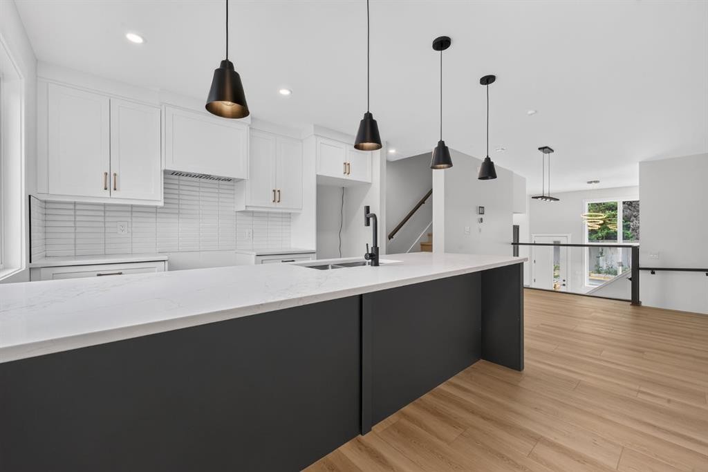 2022 12 Avenue Sw, Calgary, AB