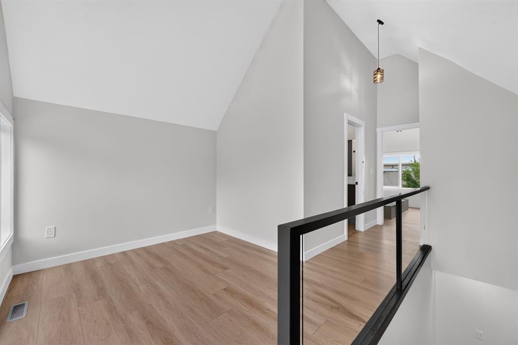 2022 12 Avenue Sw, Calgary, AB