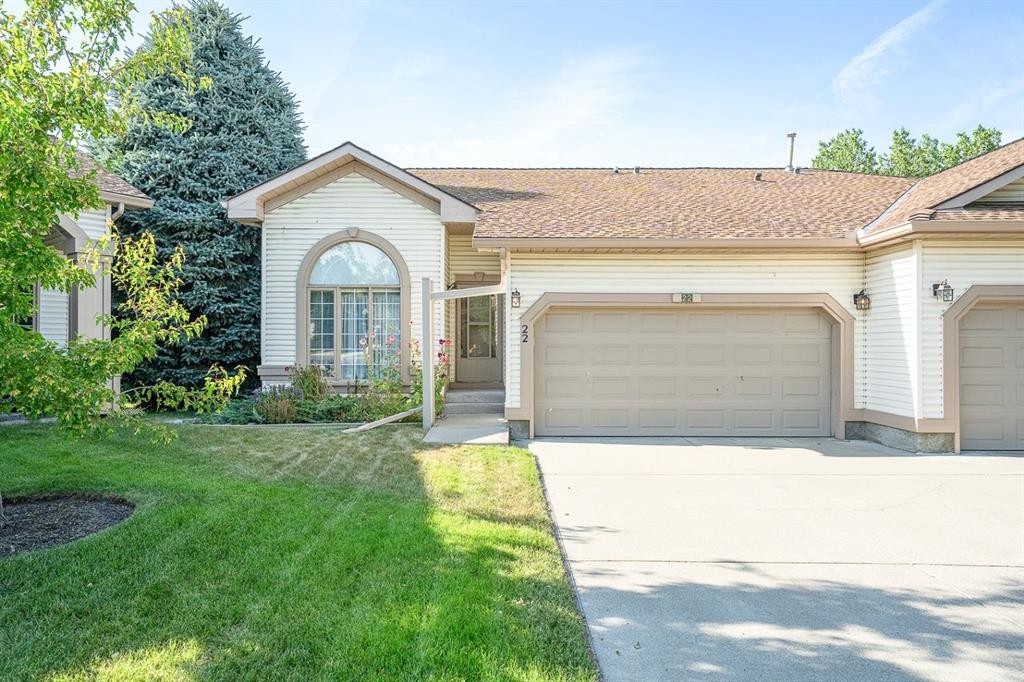 22 Douglas Woods Park Se, Calgary, AB - Outdoor