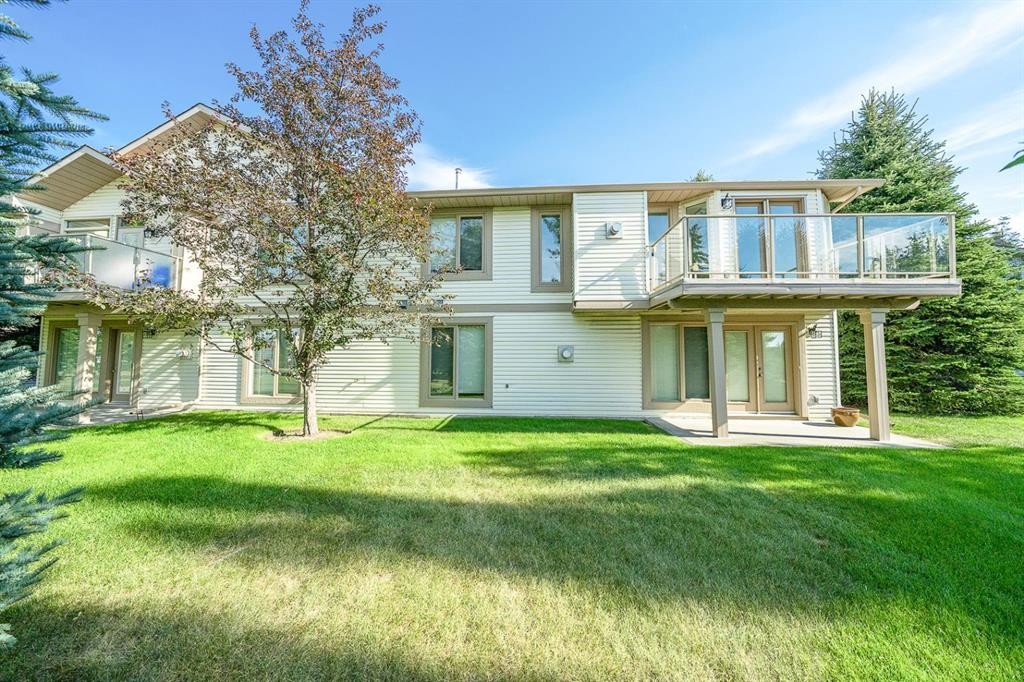 22 Douglas Woods Park Se, Calgary, AB - Outdoor
