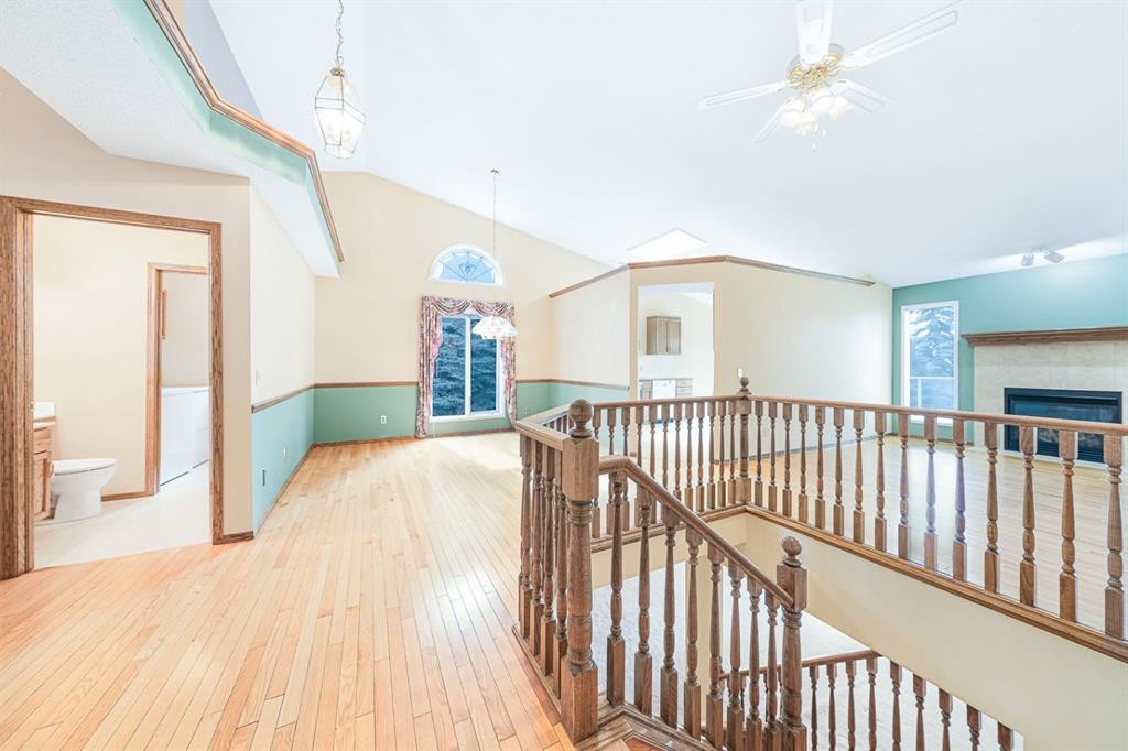 22 Douglas Woods Park Se, Calgary, AB - Indoor Photo Showing Other Room