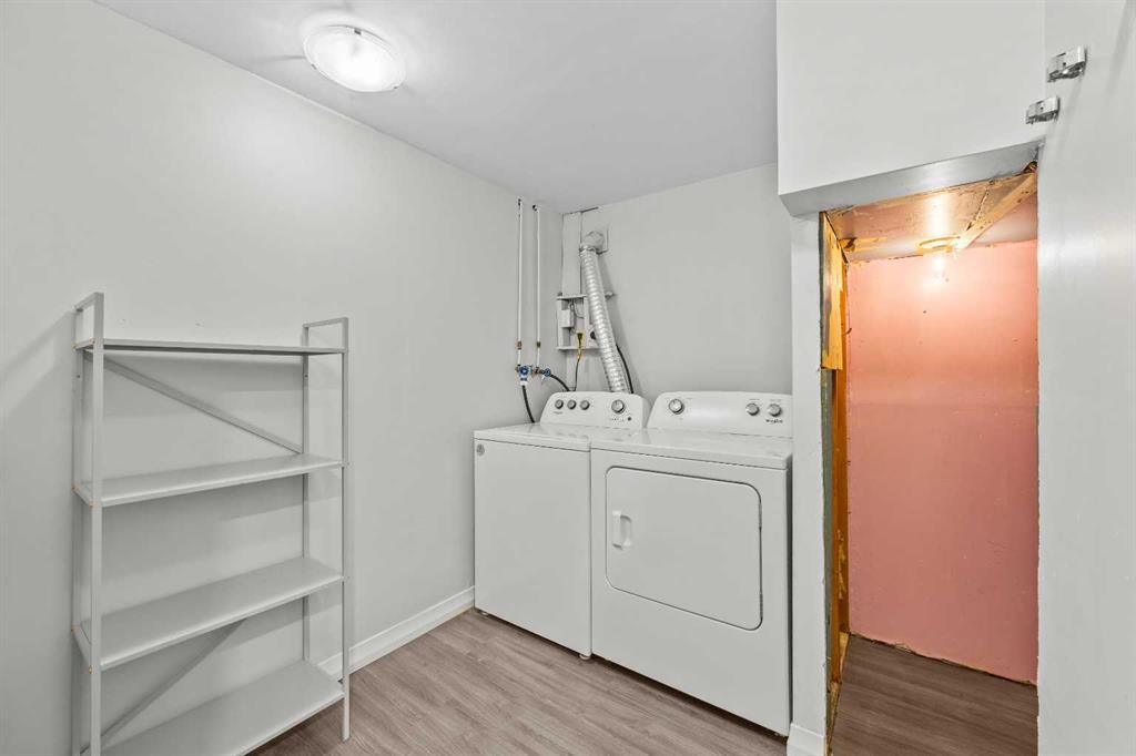 875 Pinecliff Drive Ne, Calgary, AB - Indoor Photo Showing Laundry Room
