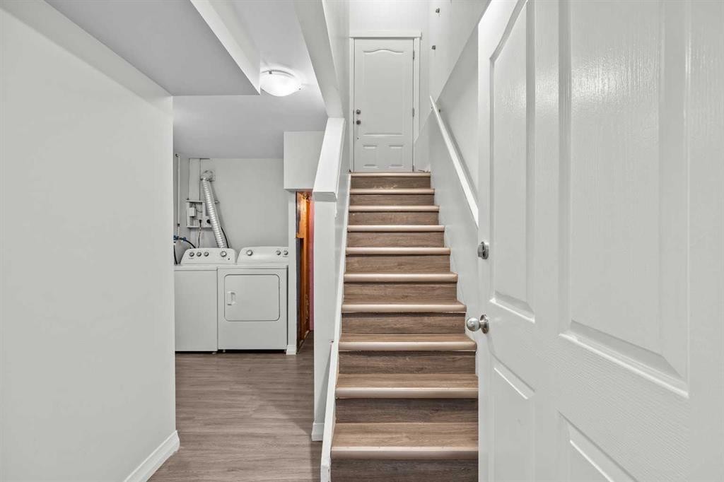 875 Pinecliff Drive Ne, Calgary, AB - Indoor Photo Showing Laundry Room
