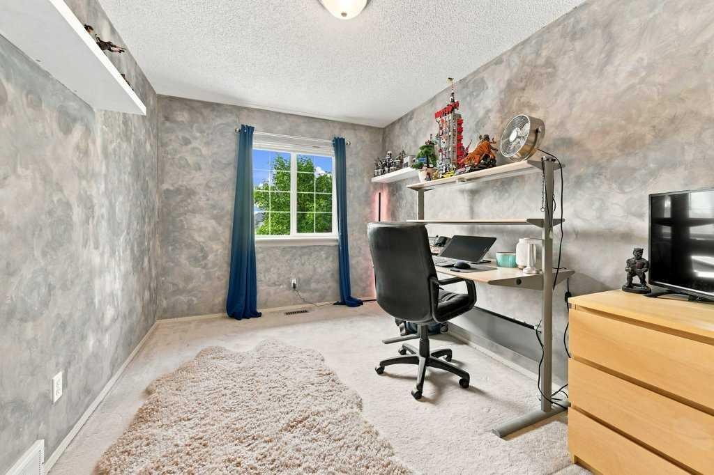 236 Chaparral Drive Se, Calgary, AB - Indoor Photo Showing Office
