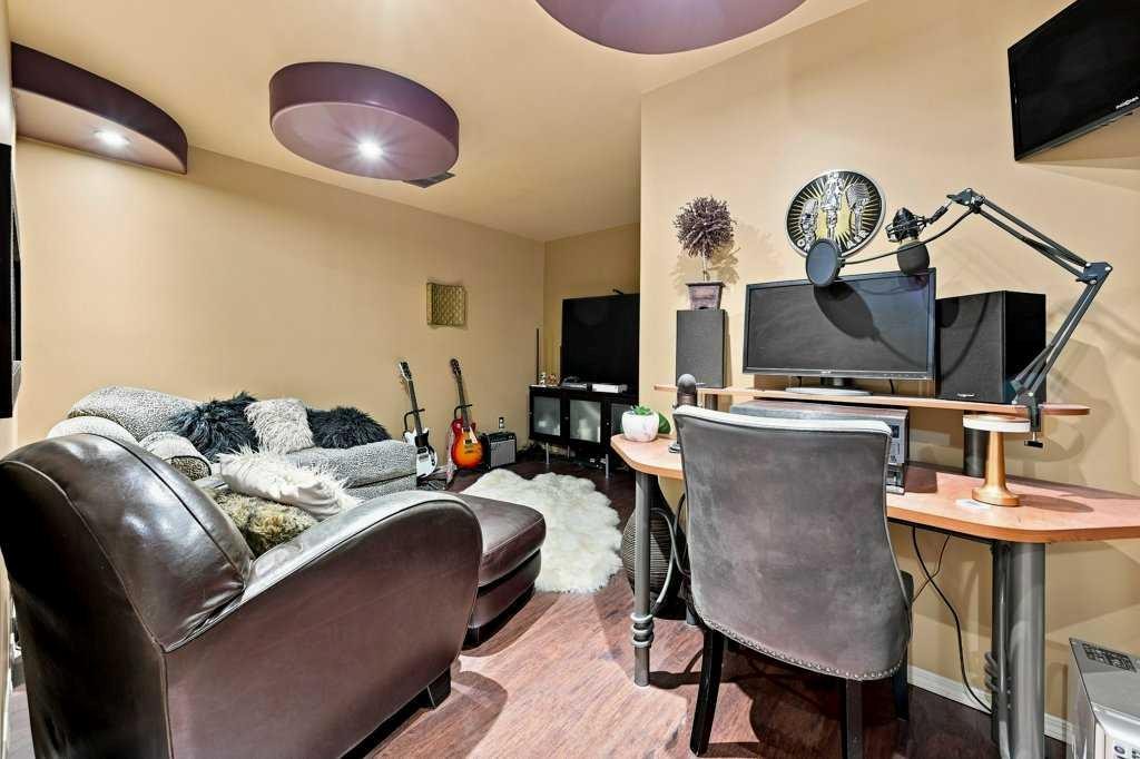 236 Chaparral Drive Se, Calgary, AB - Indoor