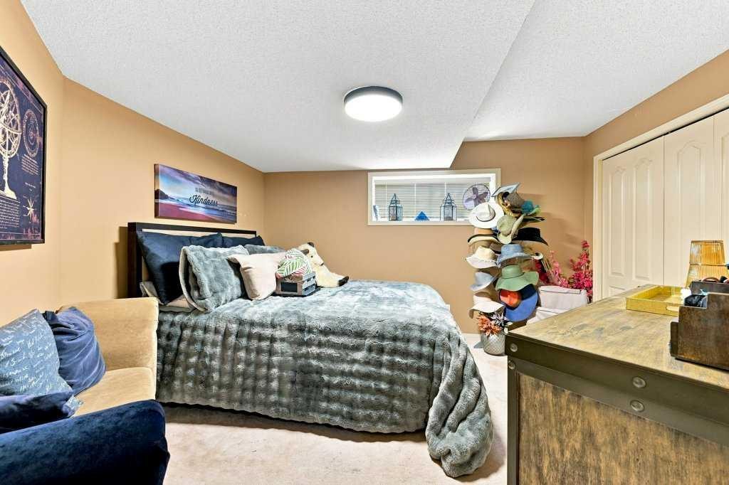 236 Chaparral Drive Se, Calgary, AB - Indoor Photo Showing Bedroom