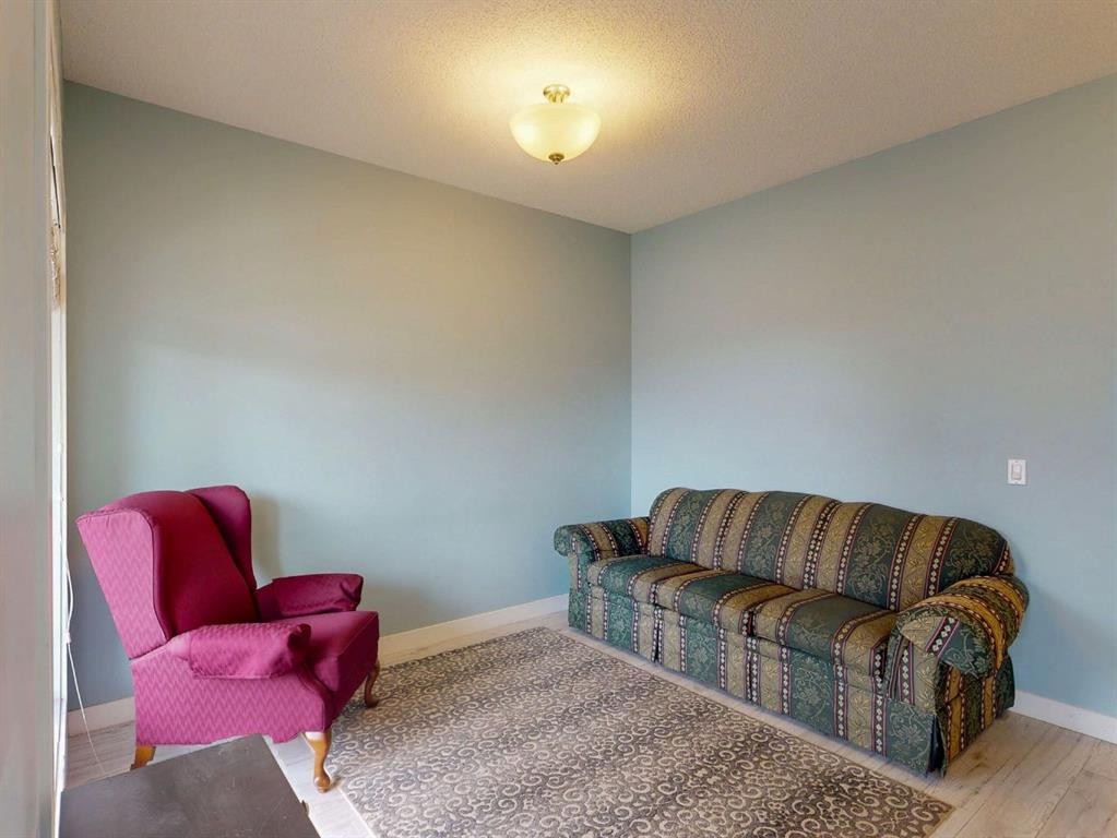 122 Midtown Boulevard Sw, Airdrie, AB - Indoor Photo Showing Other Room